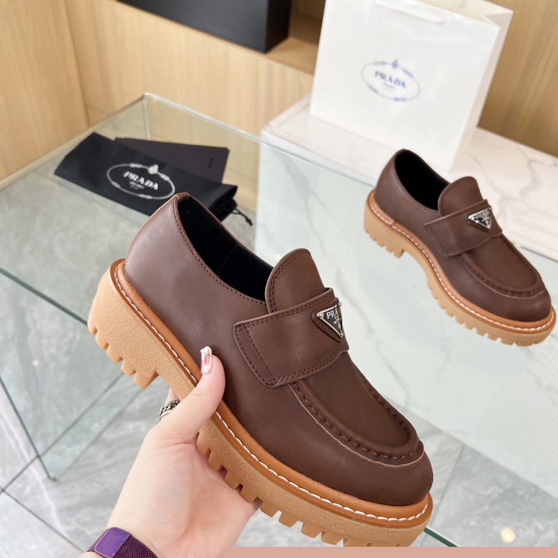 Pra*a leather shoes
